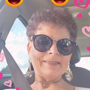 Meet your Posher, Deidra